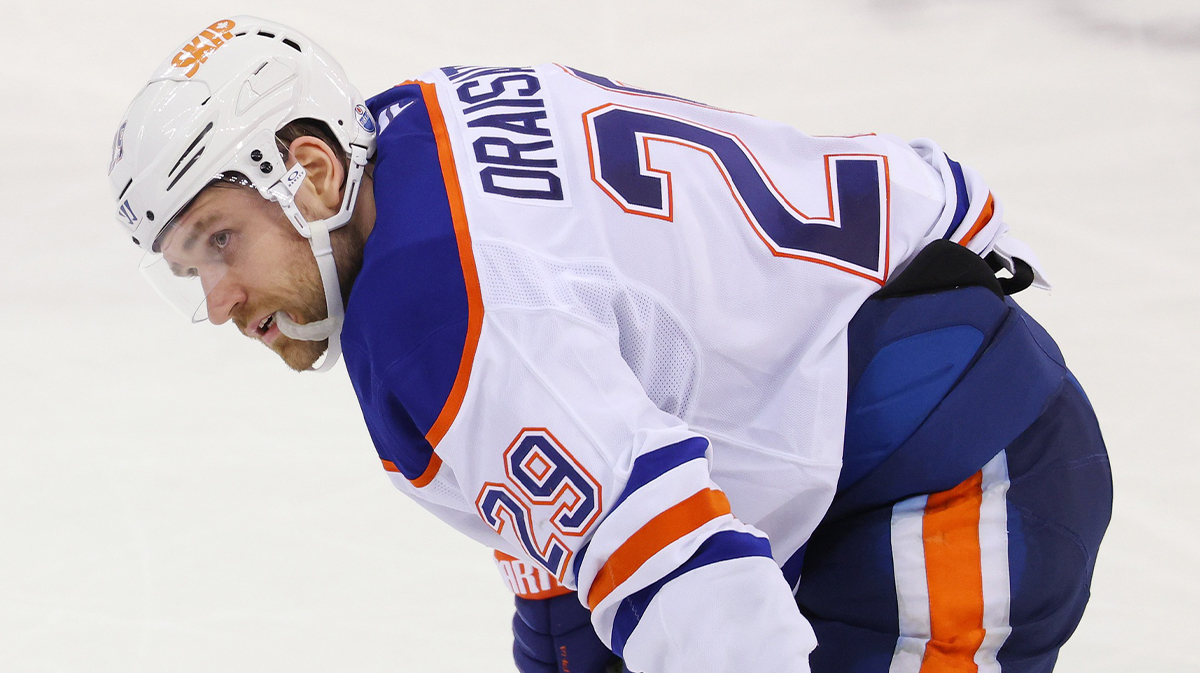 Oilers GM’s firm message on injury situation ahead of playoffs