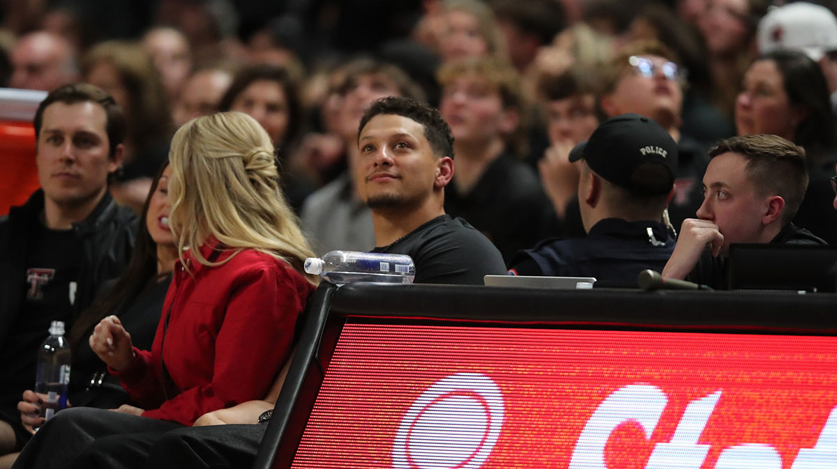Patrick Mahomes breaks silence on his new look