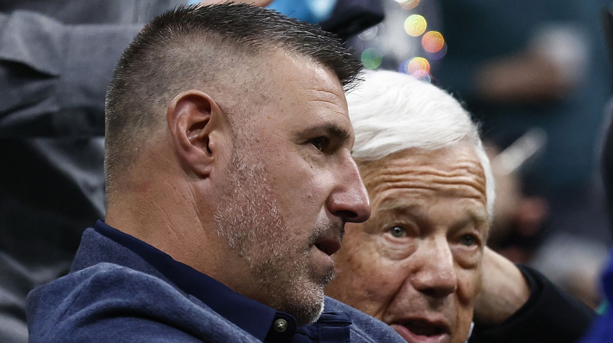 New England Patriots head coach Mike Vrabel, left, talks with Patriots owner Robert Kraft courtside during the second half of game two of the first round of the 2024 NBA Playoffs between the Boston Celtics and the Orlando Magic at TD Garden.