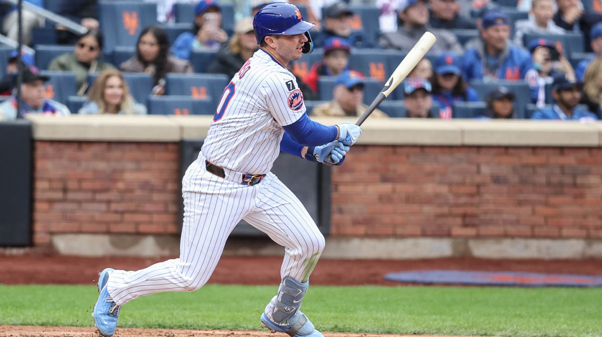 New York Mets first baseman Pete Alonso (20) hits an RBI single in the third inning against the Toronto Blue Jays at Citi Field.