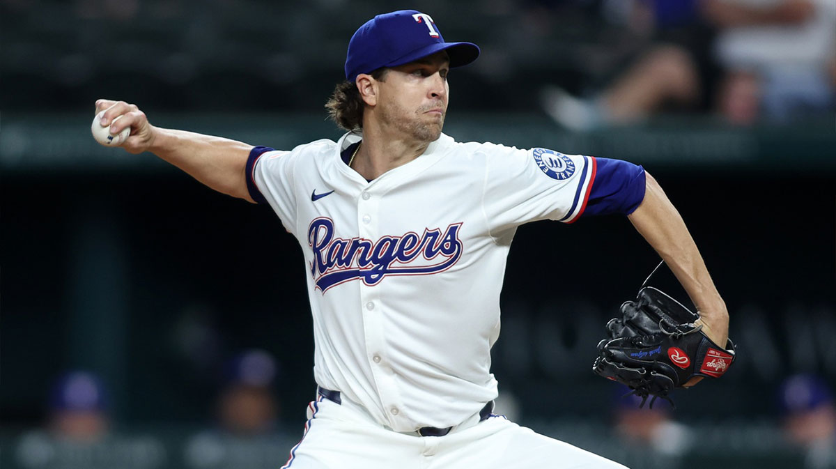 Texas Rangers pitcher Jacob deGrom (48) throws a pitch during the first inning against the Oakland Athletics at Globe Life Field