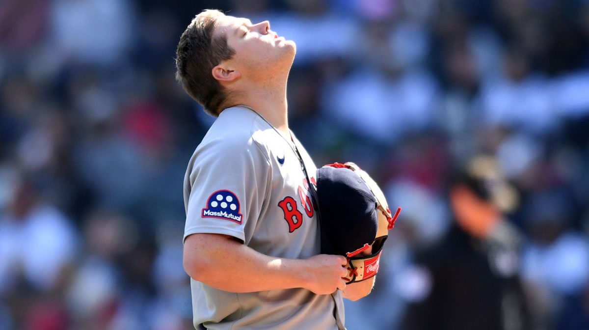 Red Sox promote former Rookie of the Year in injury move