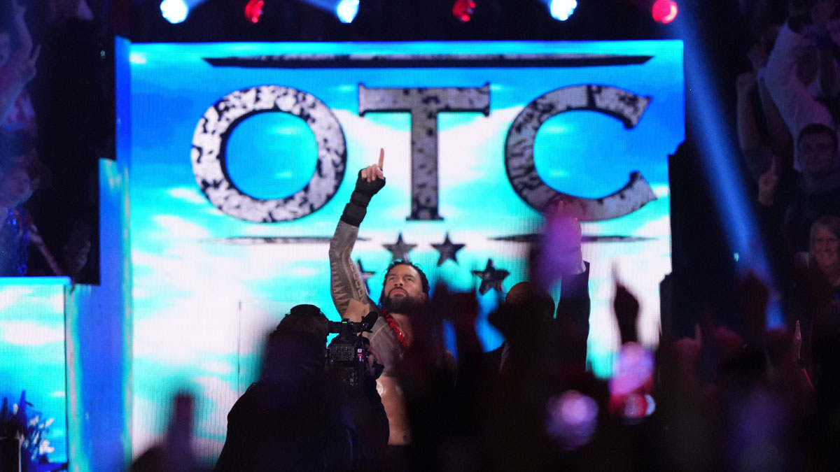 Raiders acknowledge WWE’s Roman Reigns in style