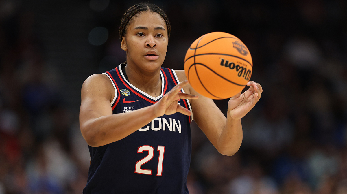 Connecticut Huskies forward Sarah Strong (21) plays against the UCLA Bruins during the third quarter in a semifinal of the women's 2025 NCAA tournament at Amalie Arena.