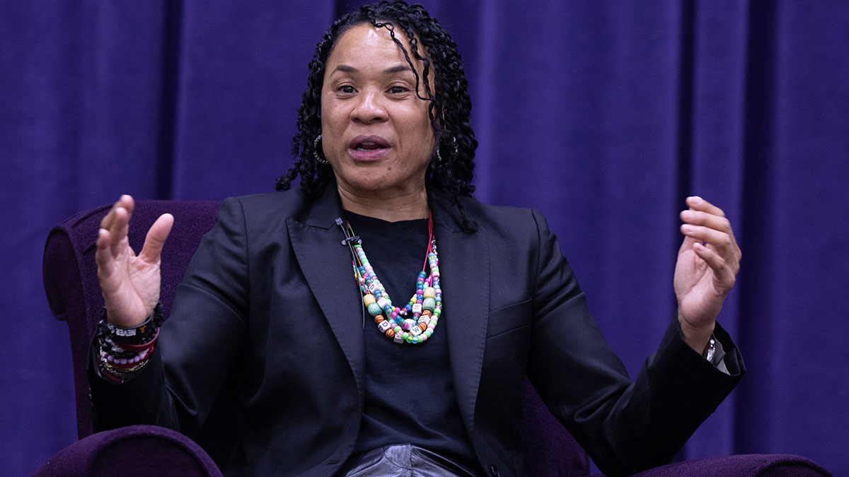 Featured image South Carolina Dawn Staley