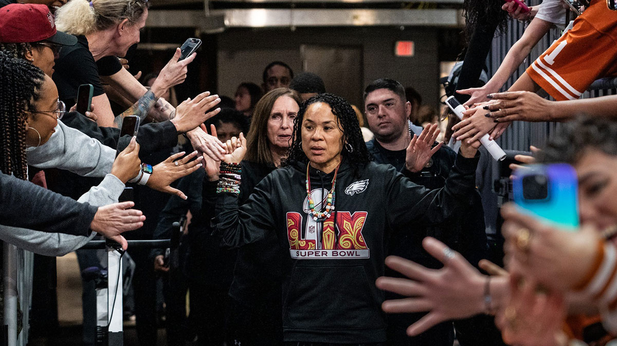 Fans applaud South Carolina HC Dawn Staley’s bold transfer portal moves