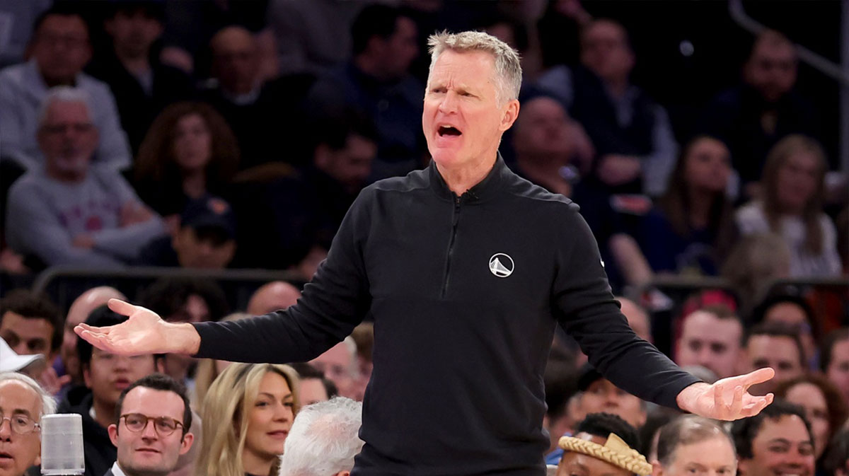 Golden State Warriors head coach Steve Kerr coaches against the New York Knicks during the second quarter at Madison Square Garden.
