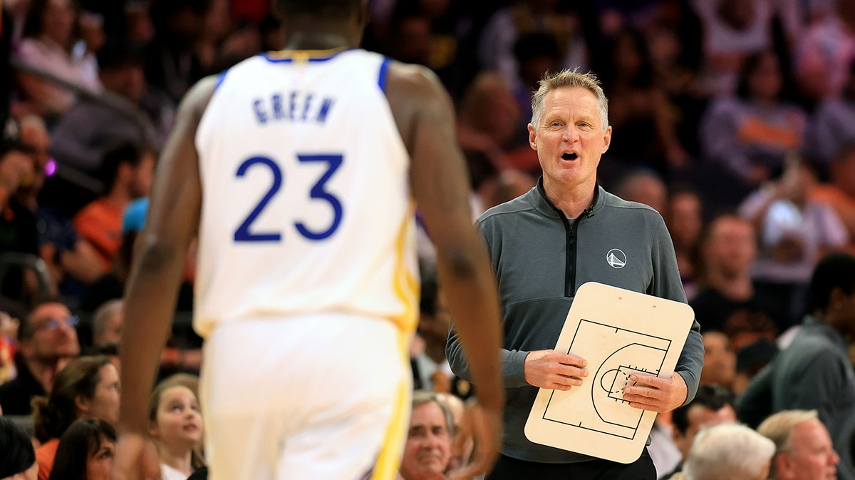 Golden State Warriors head coach Steve Kerr during the first half against the Phoenix Suns at Footprint Center.