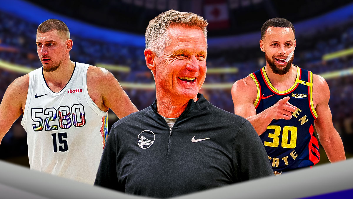 Steve Kerr smiling next to Nikola Jokic and Stephen Curry