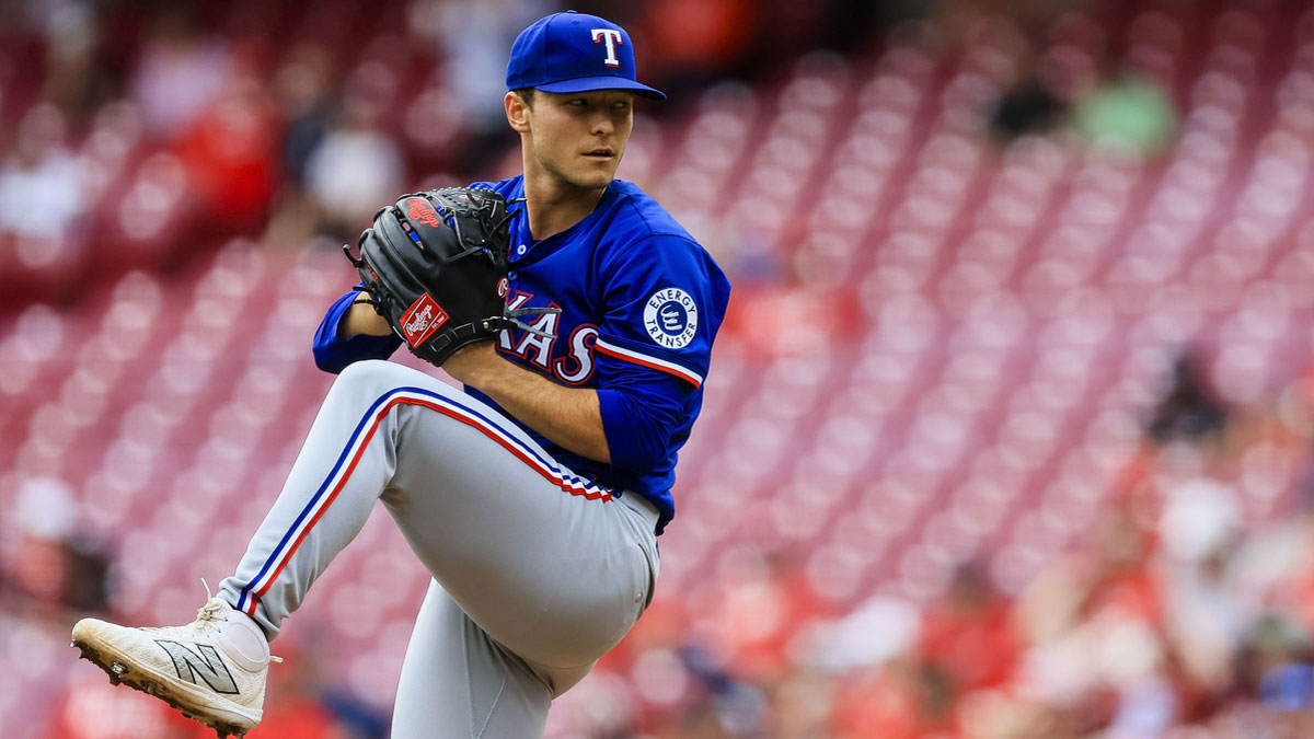 Texas Rangers starting pitcher Jack Leiter (35) pitches in the second inning against the Cincinnati Reds at Great American Ball Park.
