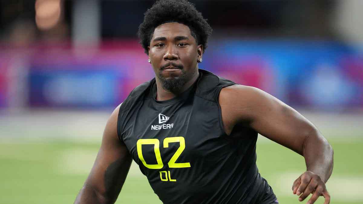 Toledo defensive lineman Darius Alexander (DL02) participates in drills during the 2025 NFL Combine at Lucas Oil Stadium.