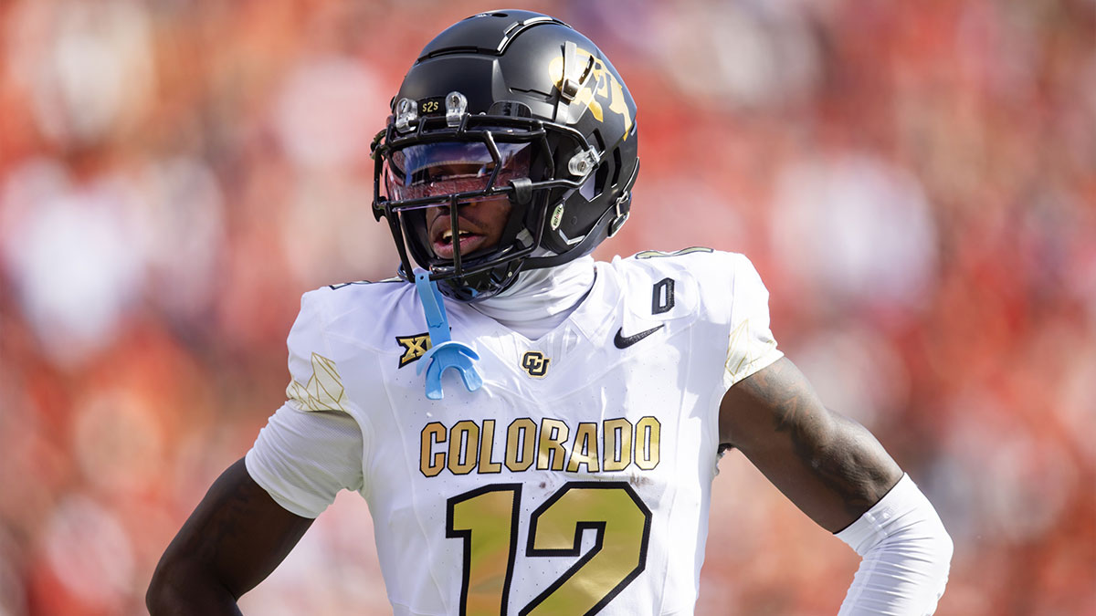 Colorado Buffalos wide receiver/cornerback Travis Hunter (12) against the Arizona Wildcats at Arizona Stadium.