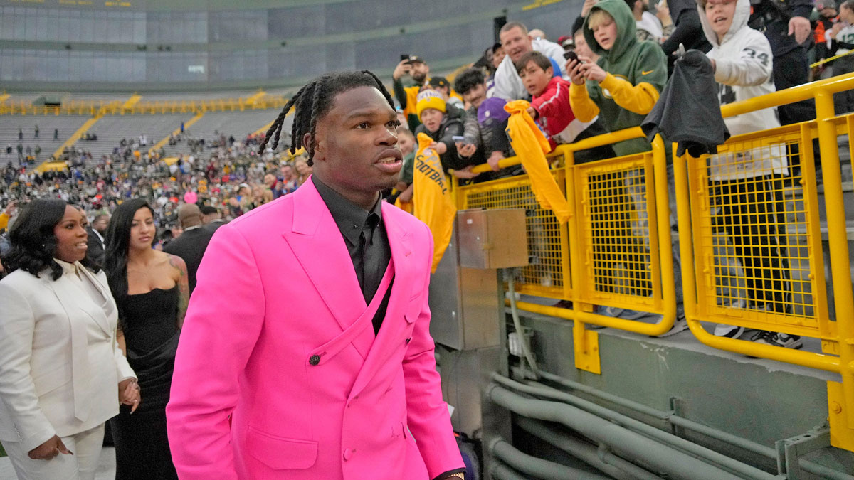 Jaguars’ Travis Hunter tells Kay Adams he was house hunting in Jacksonville night before trade