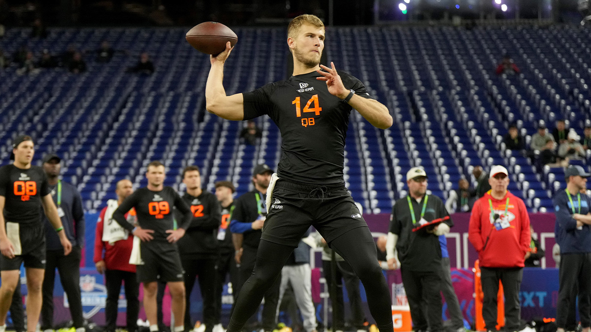 NFL rumors: QB-needy teams could pay premium for late first-round pick