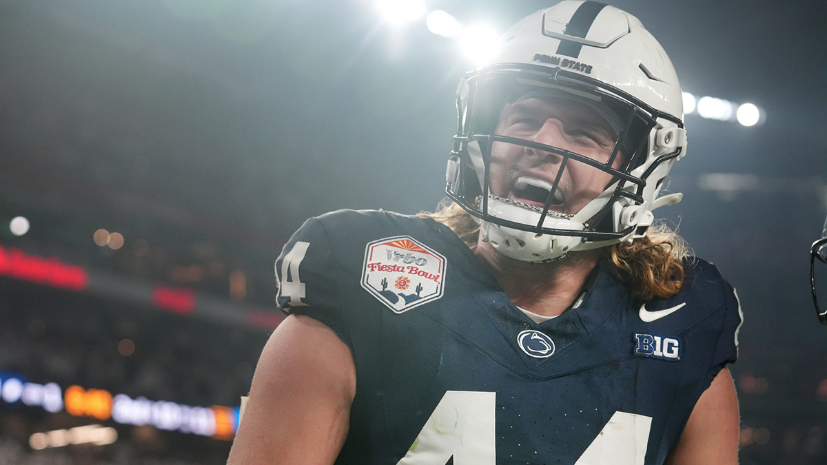 Penn State Nittany Lions tight end Tyler Warren (44) celebrates his touchdown catch against the Boise State Broncos during their Vrbo Fiesta Bowl matchup at State Farm Stadium in Glendale on Dec. 31, 2024.