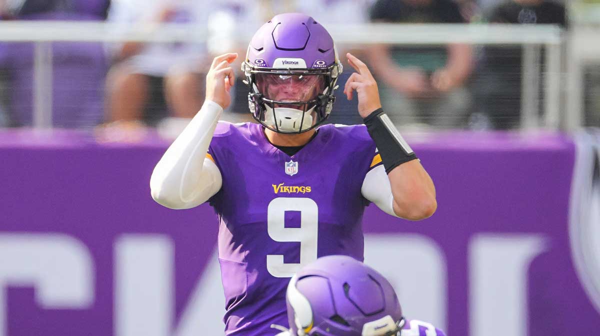 Minnesota Vikings quarterback J.J. McCarthy (9) under center against the Las Vegas Raiders in the third quarter at U.S. Bank Stadium.