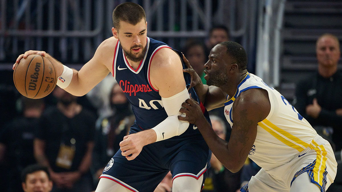 Warriors forward Draymond Green defends Ivica Zubac