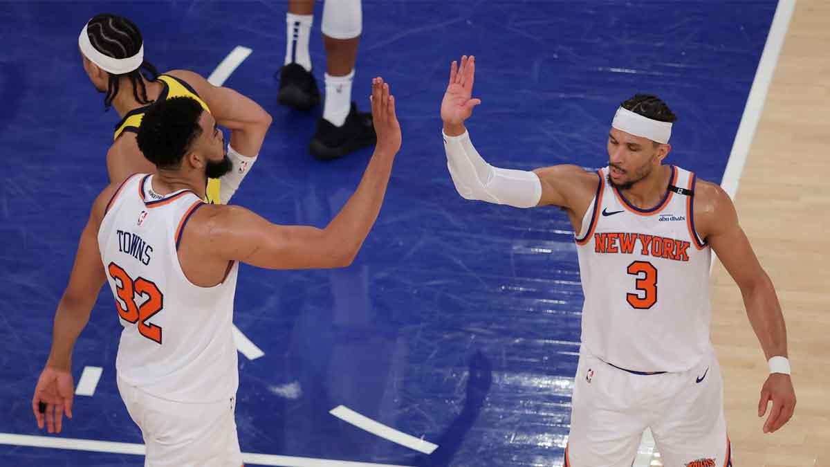New York Knicks center Karl-Anthony Towns (32) and guard Josh Hart (3) react in the fourth quarter against the Indiana Pacers during game five of the eastern conference finals for the 2025 NBA Playoffs at Madison Square Garden.