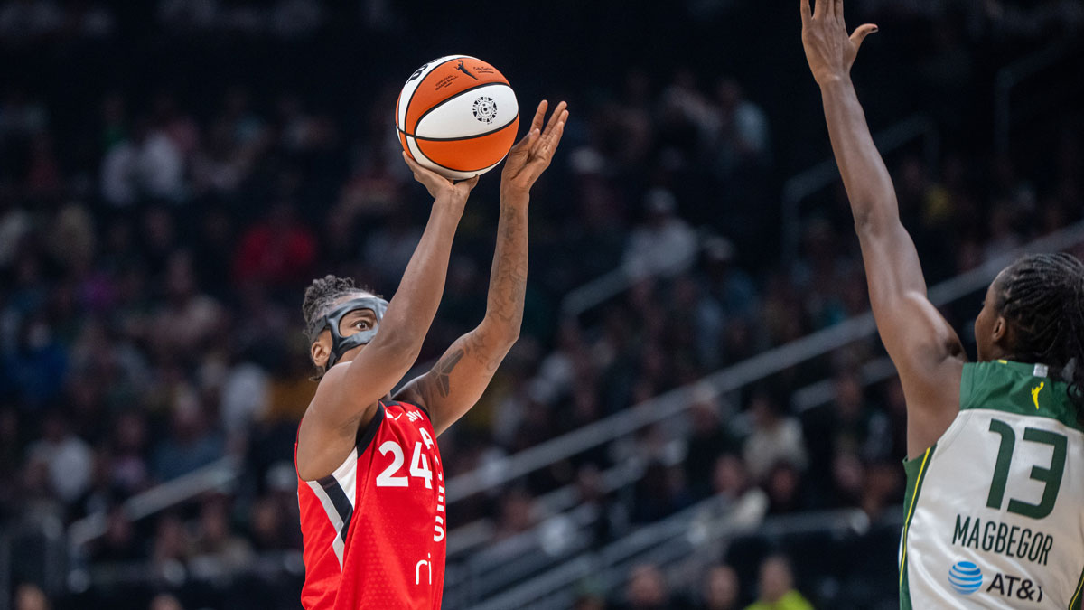 Damian Lillard shows love courtside at Jewell Loyd’s Seattle return in Aces-Storm