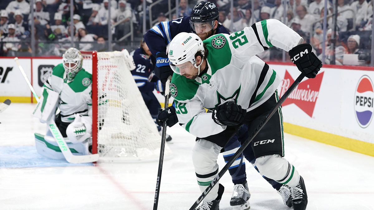 Jets fans lose their minds after Stars’ controversial winning goal in Game 3