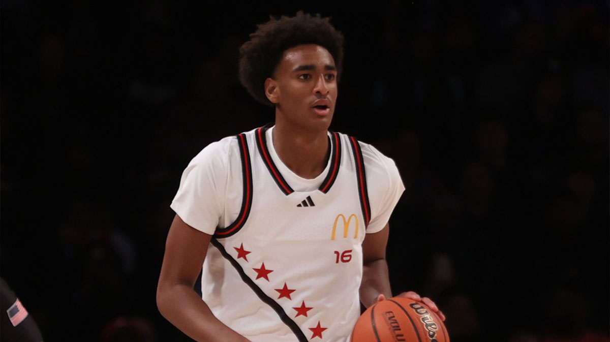 McDonald's All American West guard Alijah Arenas (16) dribbles the ball during the first half of the game McDonald's All American East at Barclays Center.