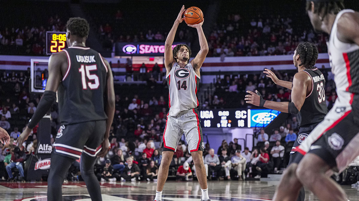 Georgia Bulldogs forward Asa Newell (14) shoots against the South Carolina Gamecocks at Stegeman Coliseum.
