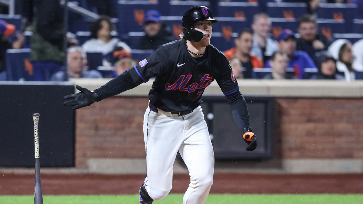 New York Mets second baseman Brett Baty (7) hits a single in the fifth inning against the Pittsburgh Pirates at Citi Field.