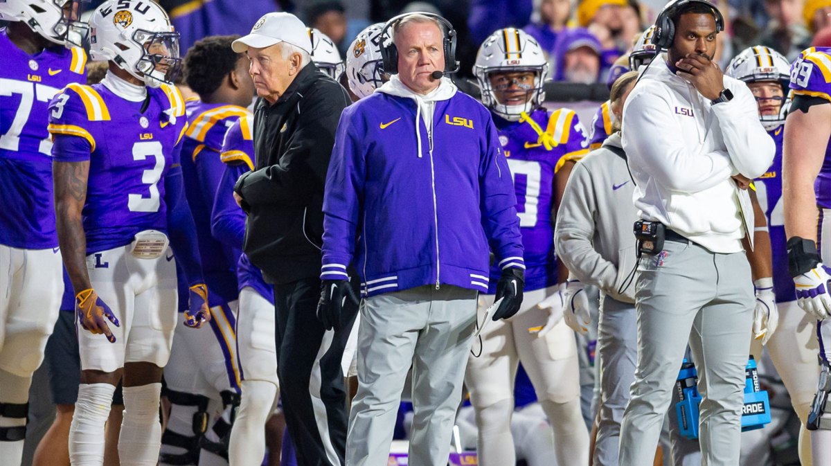 Tigers head coach Brian Kelly on the sideline as the LSU Tigers take on the Oklahoma Sooners. Nov 30, 2024; Baton Rouge, Louisiana, USA; at Tiger Stadium.