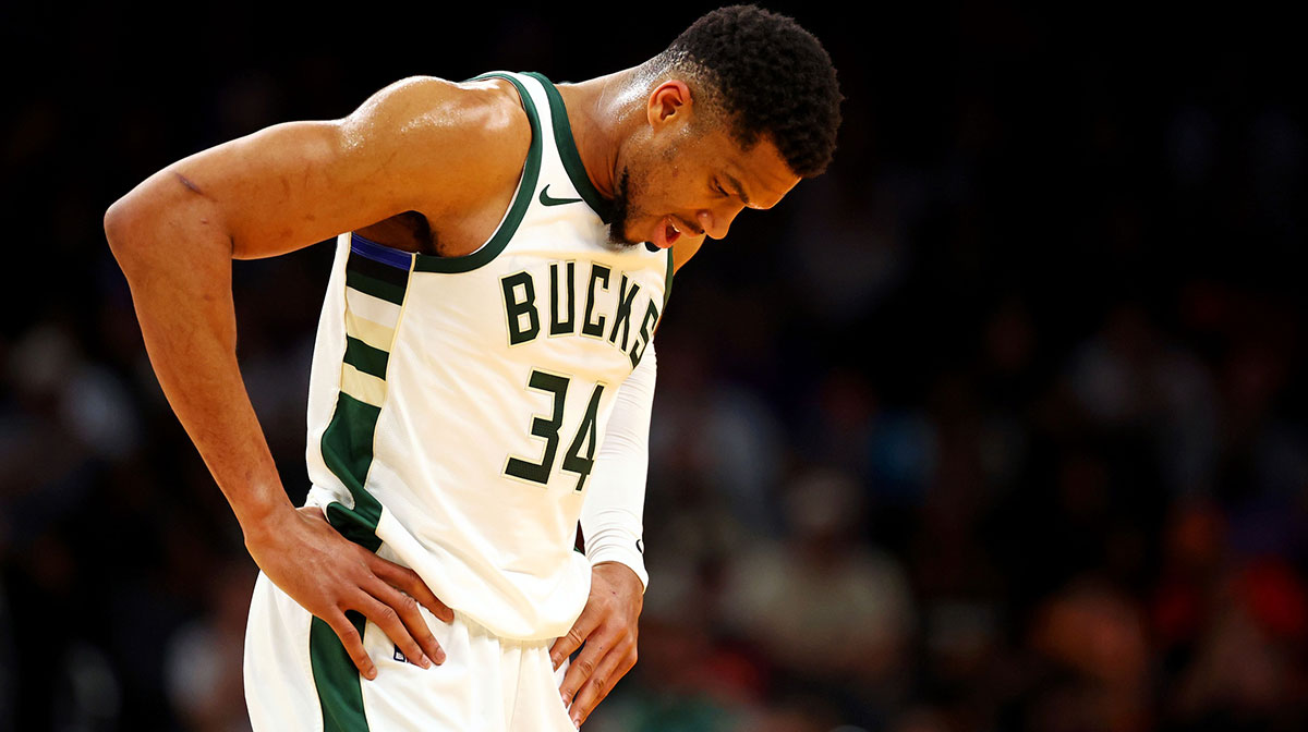 Milwaukee Bucks forward Giannis Antetokounmpo (34) reacts during the first quarter against the Phoenix Suns at Footprint Center.