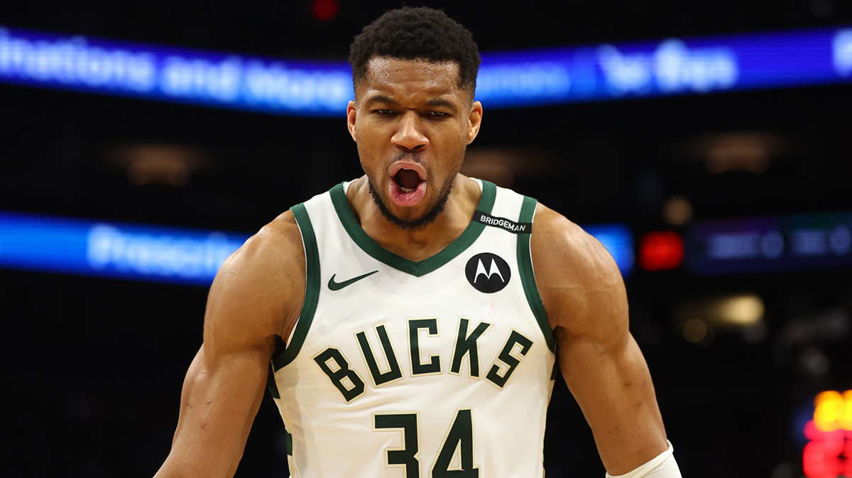 Bucks’ Giannis Antetokounmpo teammate claims he ‘bleeds green’ amid trade rumors