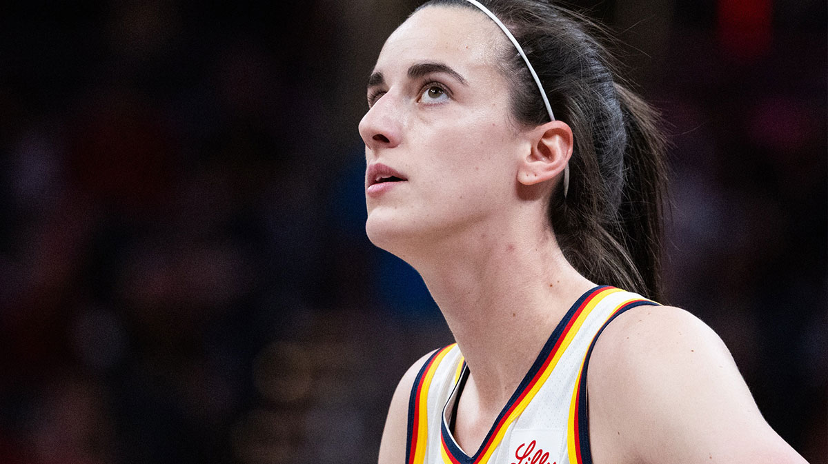 Indiana Fever guard Caitlin Clark (22) in the first half against the New York Liberty at Gainbridge Fieldhouse.