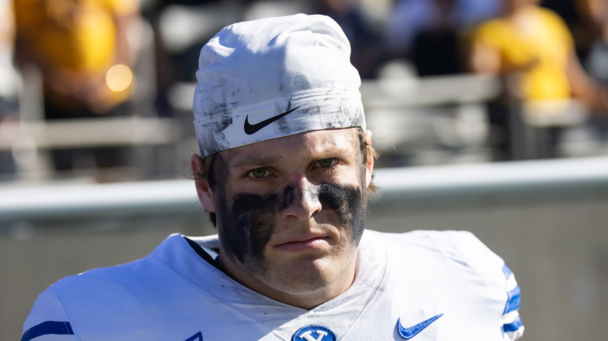 Brigham Young Cougars linebacker Harrison Taggart (11) against the Arizona State Sun Devils at Mountain America Stadium.