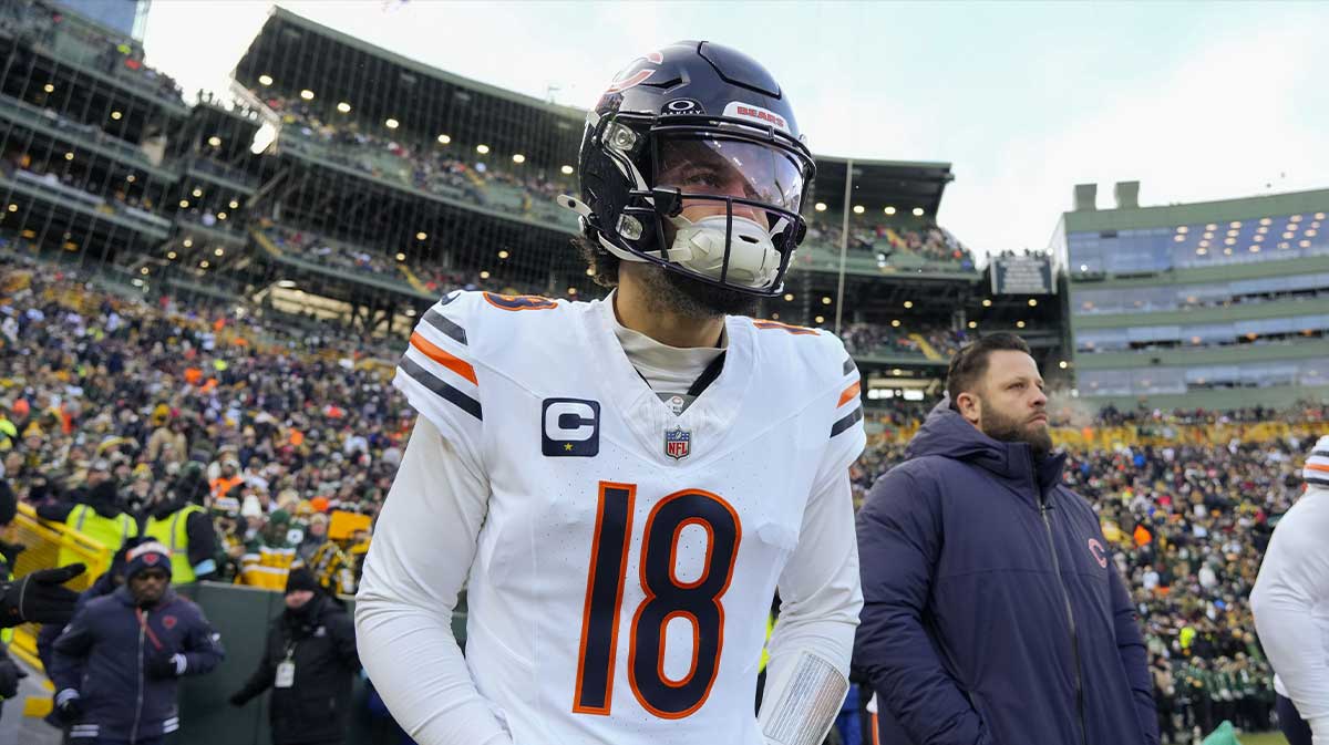 Chicago Bears quarterback Caleb Williams (18) prior to the game against the Green Bay Packers at Lambeau Field.