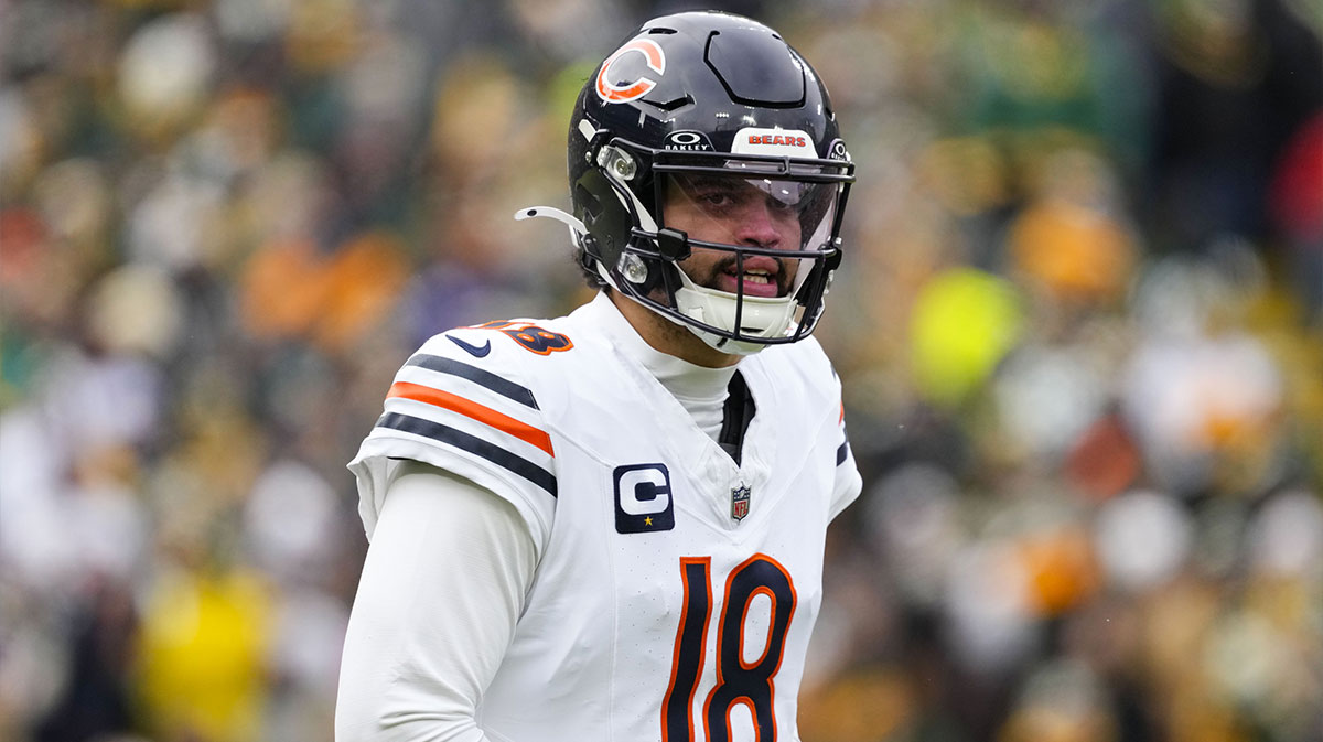 Chicago Bears quarterback Caleb Williams (18) during the game against the Chicago Bears at Lambeau Field.