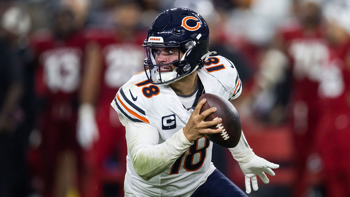Chicago Bears quarterback Caleb Williams (18) against the Arizona Cardinals at State Farm Stadium.