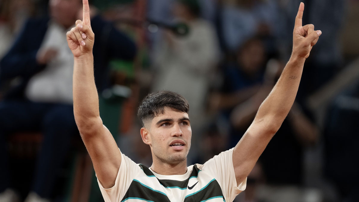 Carlos Alcaraz of Spain celebrates winning his match against Fabian Marozsan of Hungary on day four at Roland Garros Stadium.