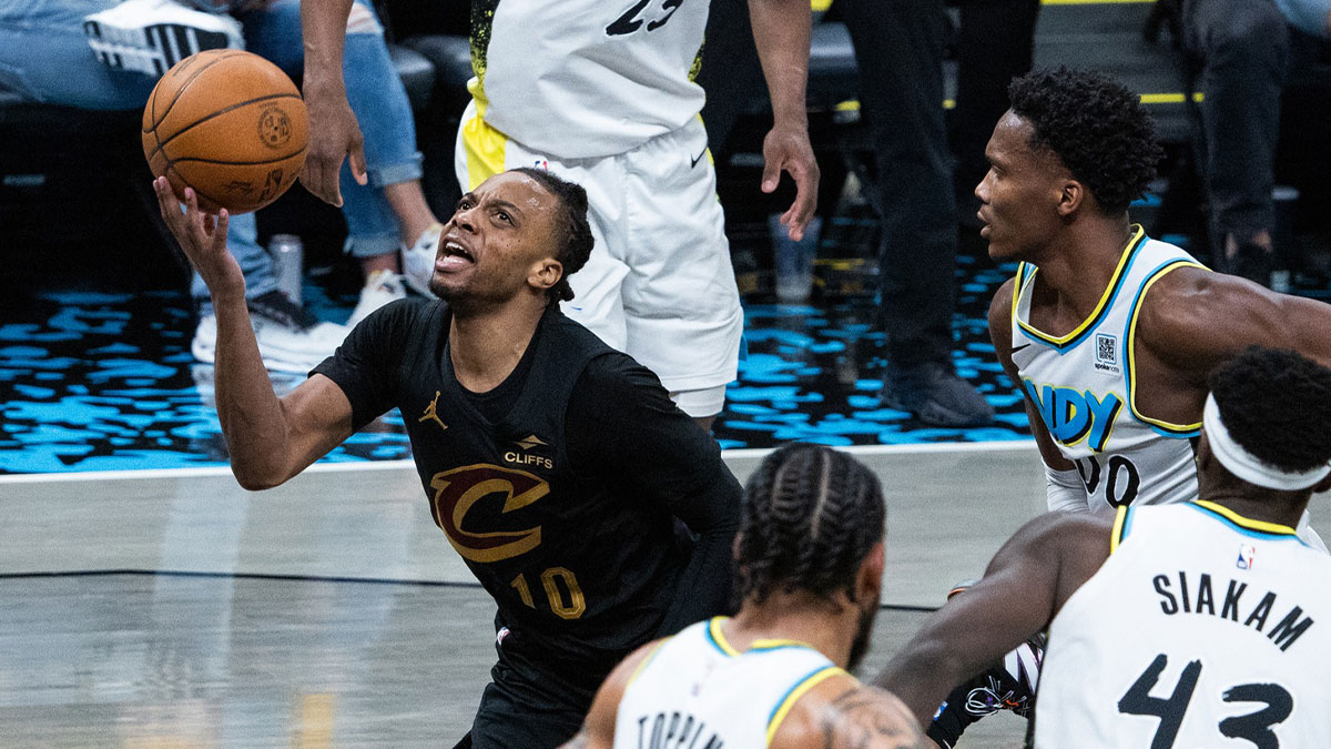 Cleveland Cavaliers guard Darius Garland (10) shoots the ball while Indiana Pacers guard Bennedict Mathurin (00) defends during game three of the second round for the 2025 NBA Playoffs at Gainbridge Fieldhouse.