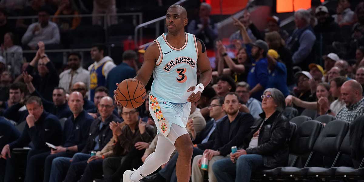 San Antonio Spurs guard Chris Paul (3) dribbles upcourt against the Golden State Warriors in the third quarter at Chase Center. David Gonzales-Imagn Images