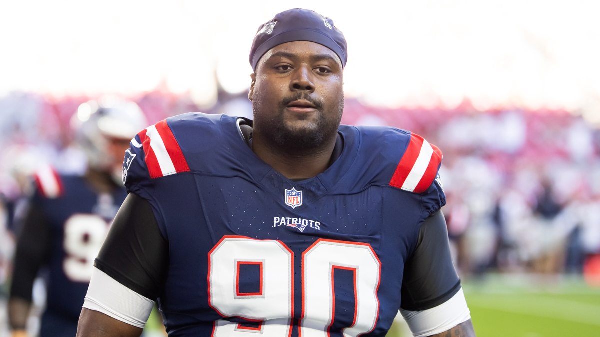 New England Patriots defensive tackle Christian Barmore (90) against the Arizona Cardinals at State Farm Stadium.