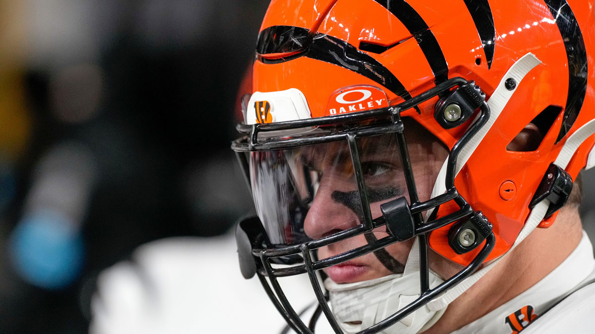 Cincinnati Bengals defensive end Trey Hendrickson (91) takes the field for the first quarter of the NFL Week 18 game between the Pittsburgh Steelers and the Cincinnati Bengals at Acrisure Stadium in Pittsburgh on Saturday, Jan. 4, 2025.