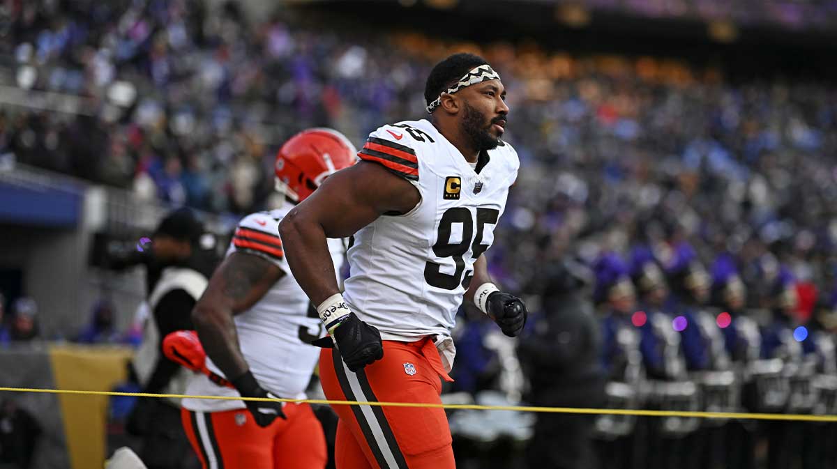 Cleveland Browns defensive end Myles Garrett (95) warms up before the game against the Baltimore Ravens at M&T Bank Stadium.