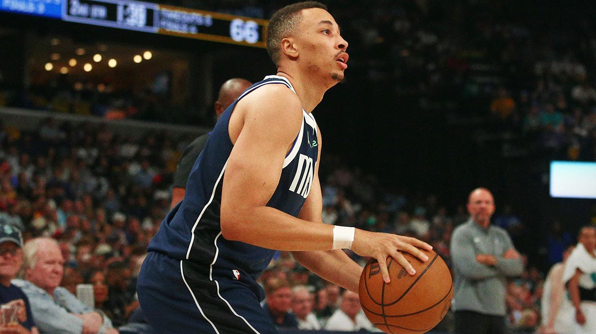 Dallas Mavericks guard Dante Exum (0) shoots for three during the second quarter against the Memphis Grizzlies at FedExForum.