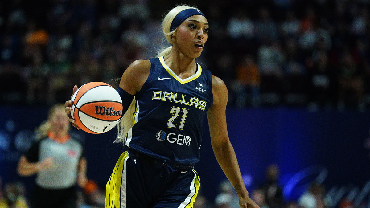 Dallas Wings guard DiJonai Carrington (21) returns the ball against the Connecticut Sun in the first half at Mohegan Sun Arena.