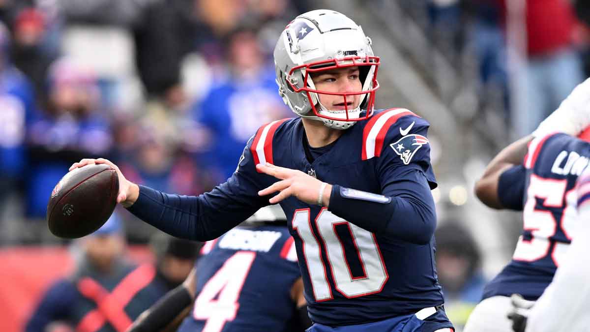 New England Patriots quarterback Drake Maye (10) looks to throw against the Buffalo Bills during the first half at Gillette Stadium