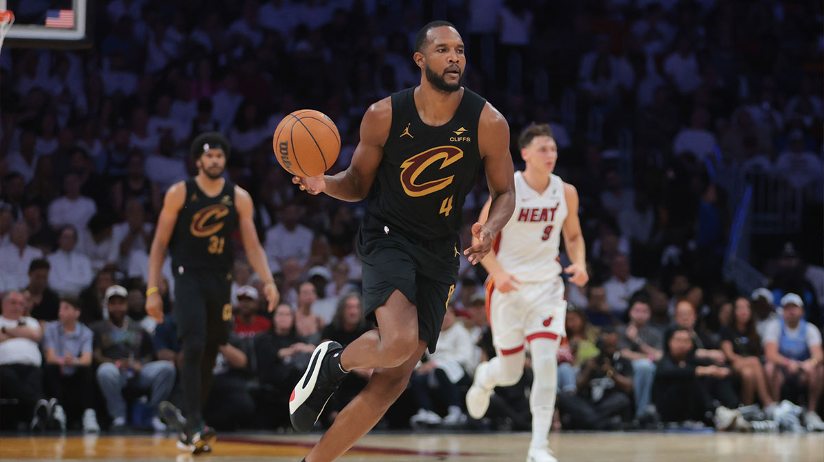 Cleveland Cavaliers forward Evan Mobley (4) drives to the basket against the Miami Heat in the second quarter during game four for the first round of the 2025 NBA Playoffs at Kaseya Center. 