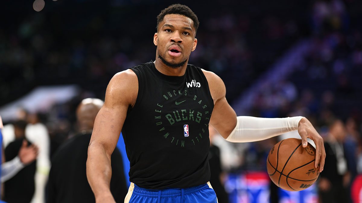 Milwaukee Bucks forward Giannis Antetokounmpo (34) warms up before the game against the Philadelphia 76ers at Wells Fargo Center.
