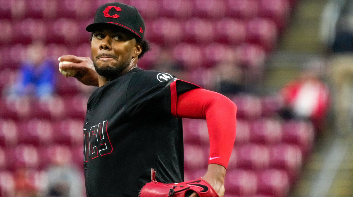 Cincinnati Reds pitcher Hunter Greene (21) throws a pitch in the first inning of the MLB National League game between the Cincinnati Reds and the Washington Nationals at Great American Ball Park.