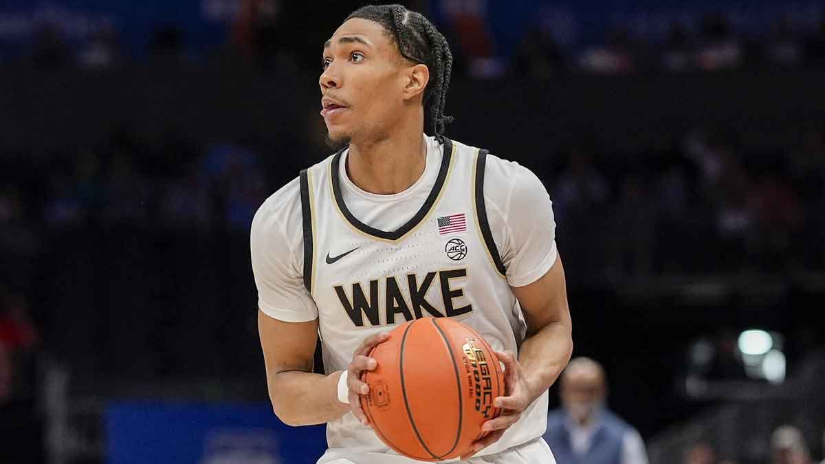 Hunter Sallis (23), Wake Forest deacons, Hunter Sallis (23) against North Carolina Tar Heels at the Spectrum Center.