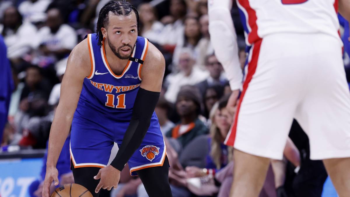 New York Knicks guard Jalen Brunson (11) dribbles in the first half against the Detroit Pistons during game six of first round for the 2024 NBA Playoffs at Little Caesars Arena.