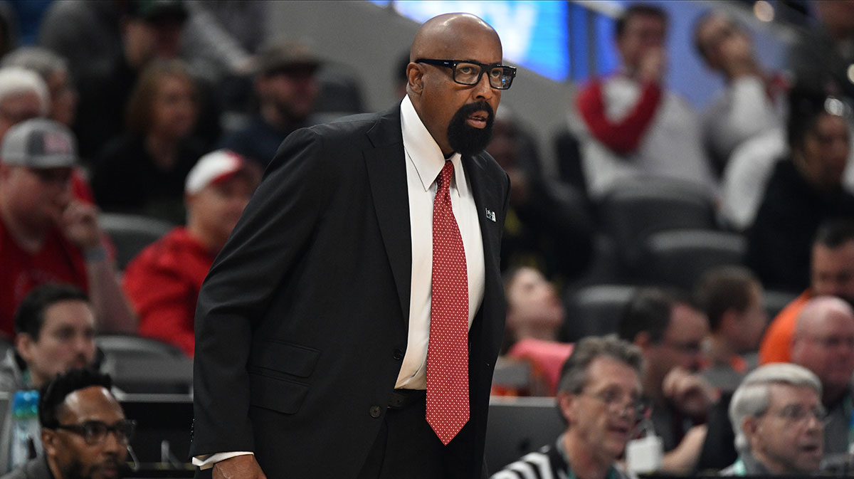 Indiana Hoosiers head coach Mike Woodson during the first half against the Oregon Ducks at Gainbridge Fieldhouse.